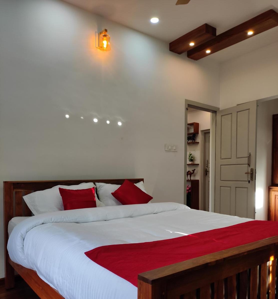 Suitetrails - Moon Homestay