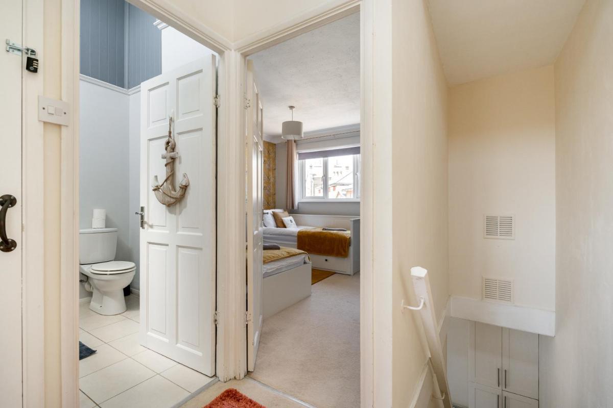 Onyx Bay - Whole Apartment - WiFi - Beach - 2 Bed - Broadstairs Town - Housity