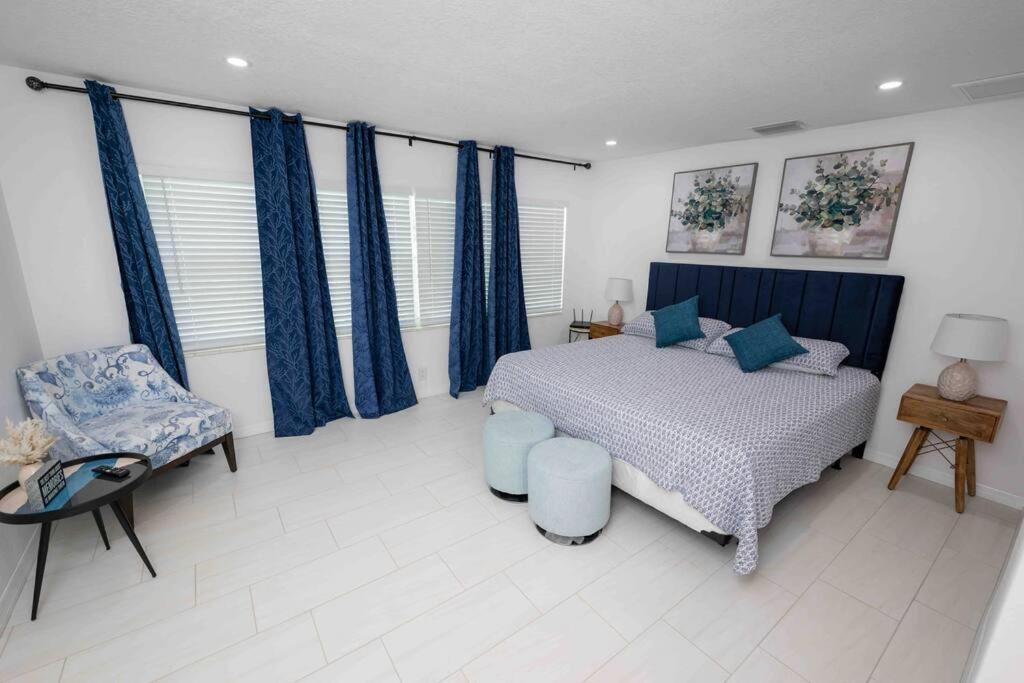 Beautiful House, Walking Distance to Stadium - Housity