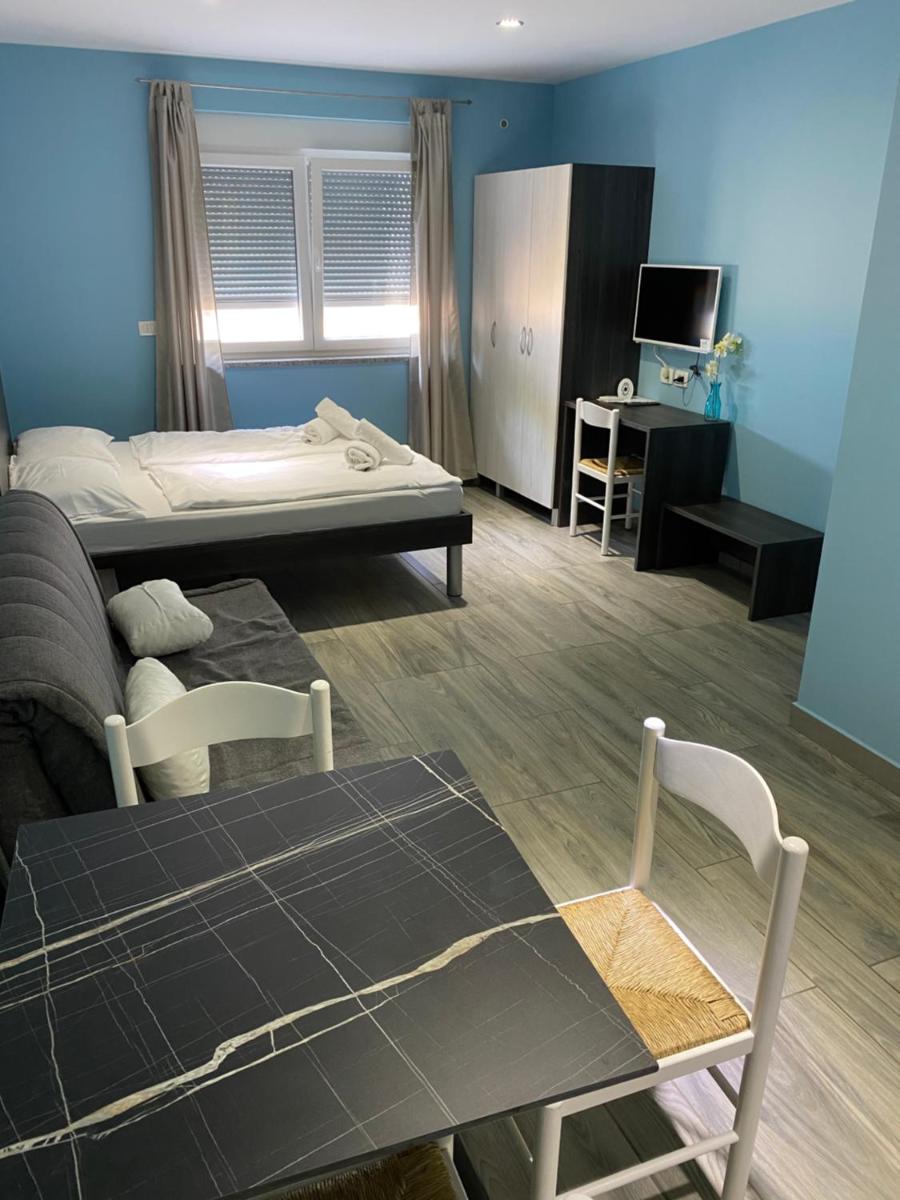 Iris Studios - Housity