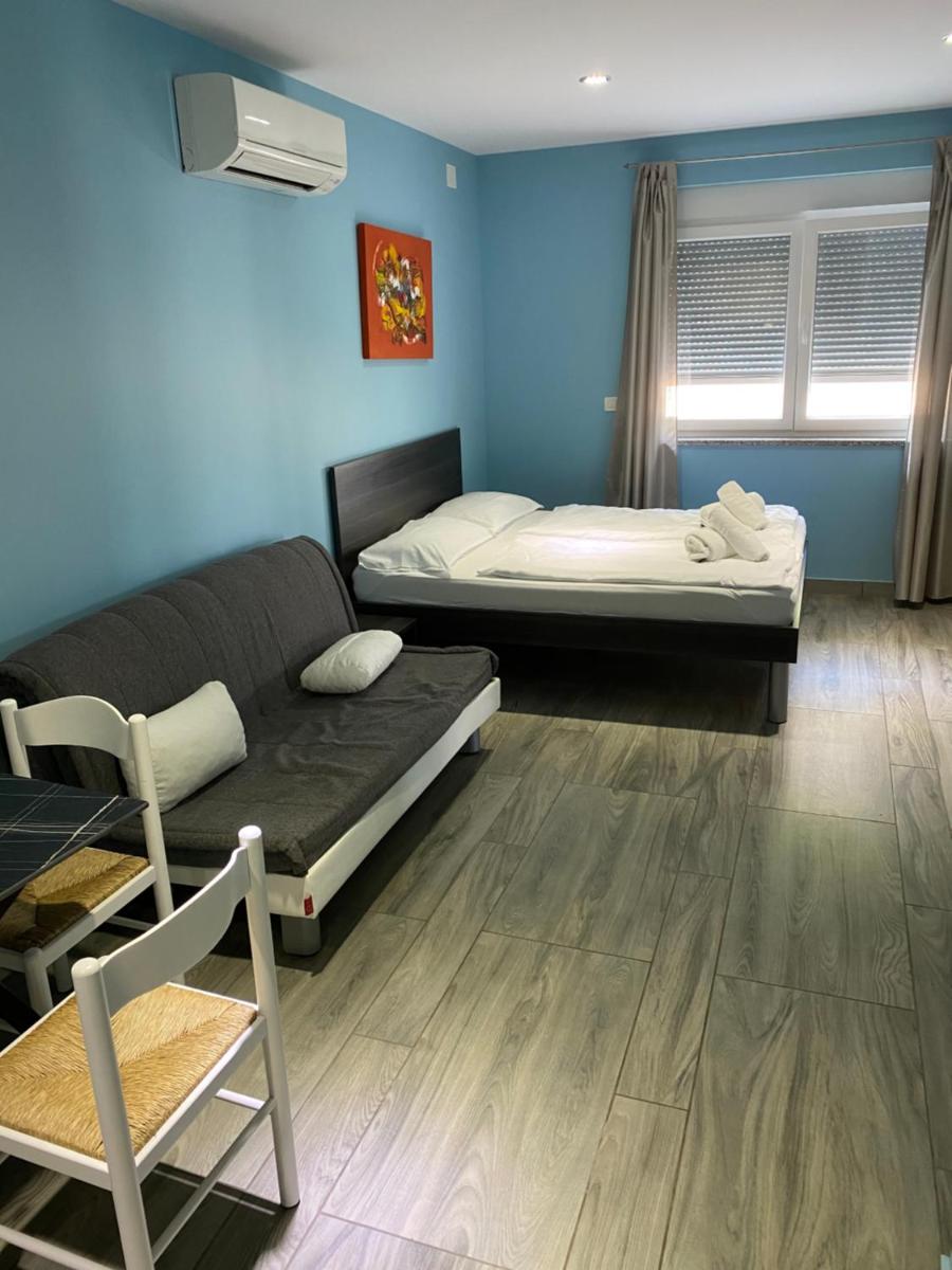 Iris Studios - Housity