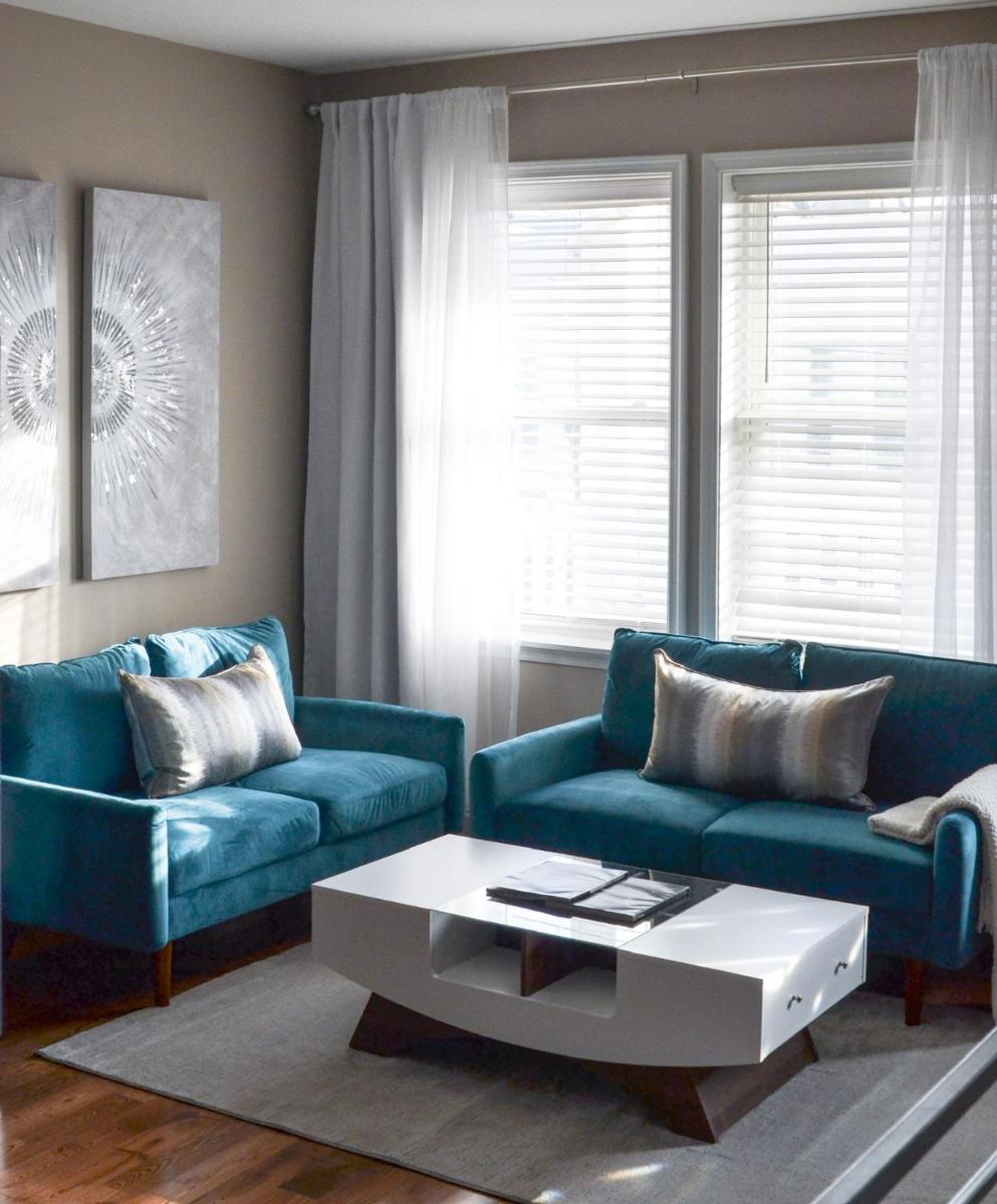 Beautiful 2 bedroom 1 bathroom apartment with patio and deck - Housity