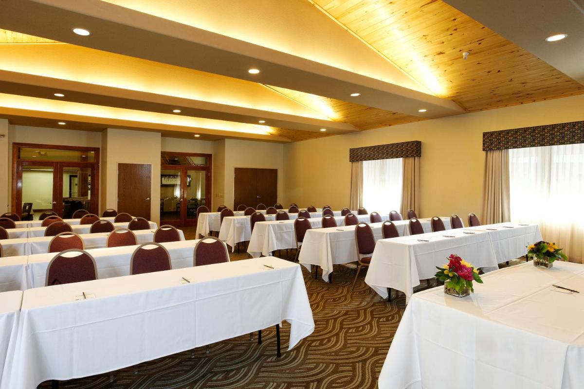 Holiday Inn Express Hotel & Suites Montrose - Black Canyon Area, an IHG Hotel - Housity