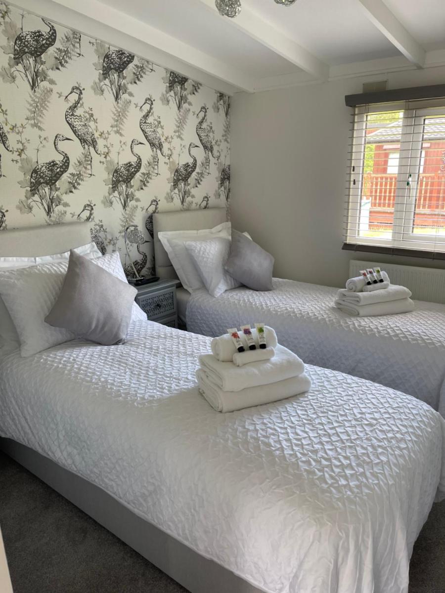 Lakeview Lodge, Builth Wells no tradesmen allowed - Housity