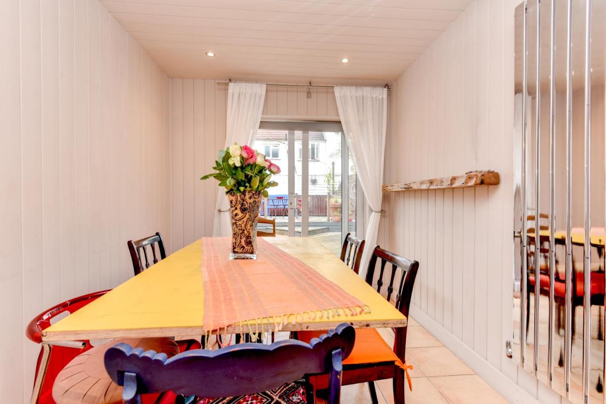 Beautiful Brighton House - Free Parking - Housity
