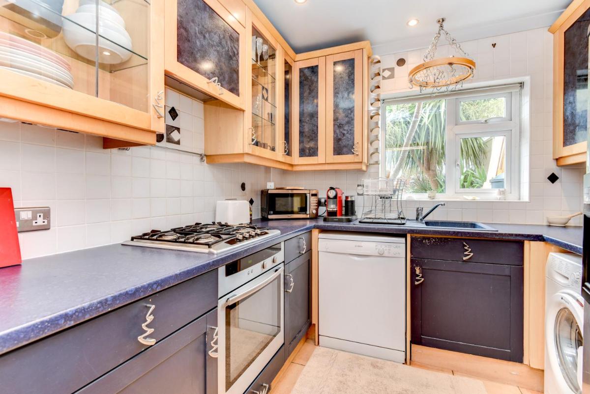 Beautiful Brighton House - Free Parking - Housity