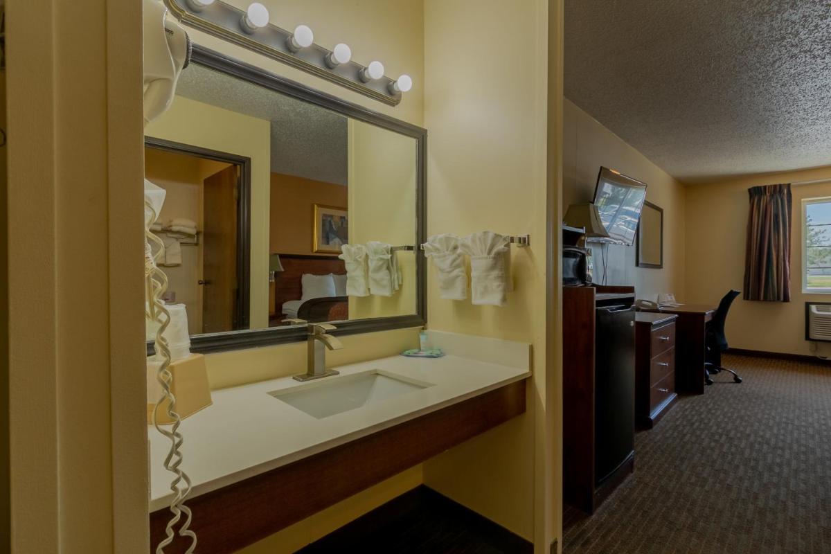 Thunderbird Lodge - Housity