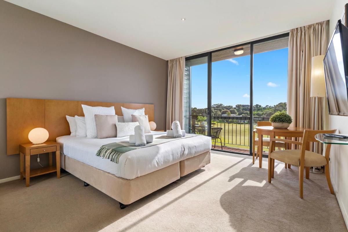 Fairway Views – Moonah Apartment 23 - Housity