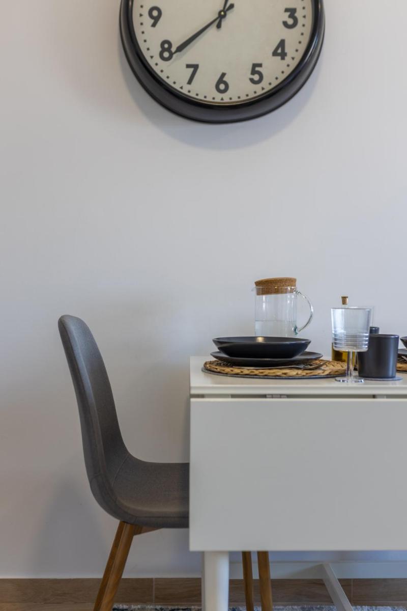 Agostini - Self Check-In Studios - Free Gated Parking On Site - Housity