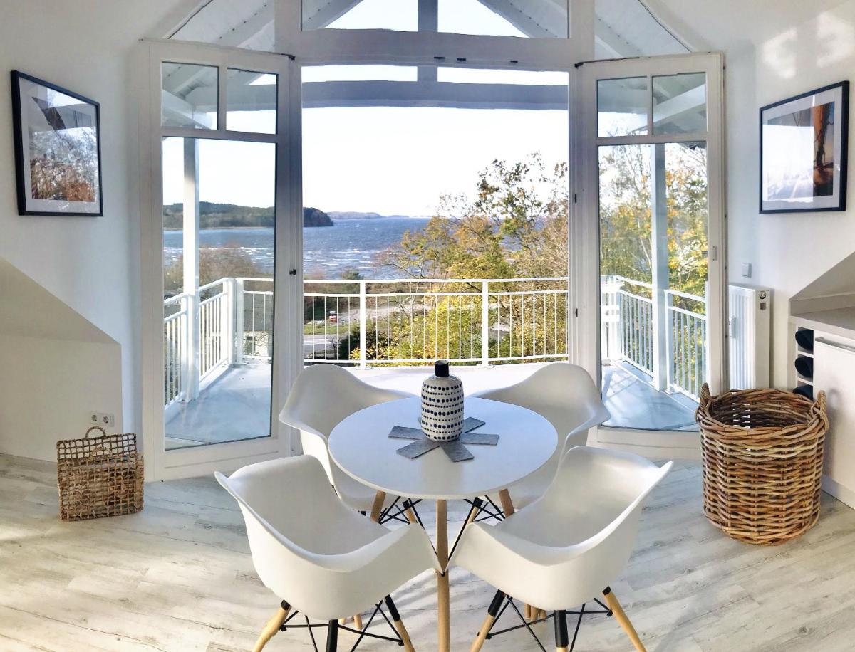 moderne Ferienwohnung mit Balkon, Meerblick - Ferienresidenz Zwei BoddenFeWo 1-5 - Housity