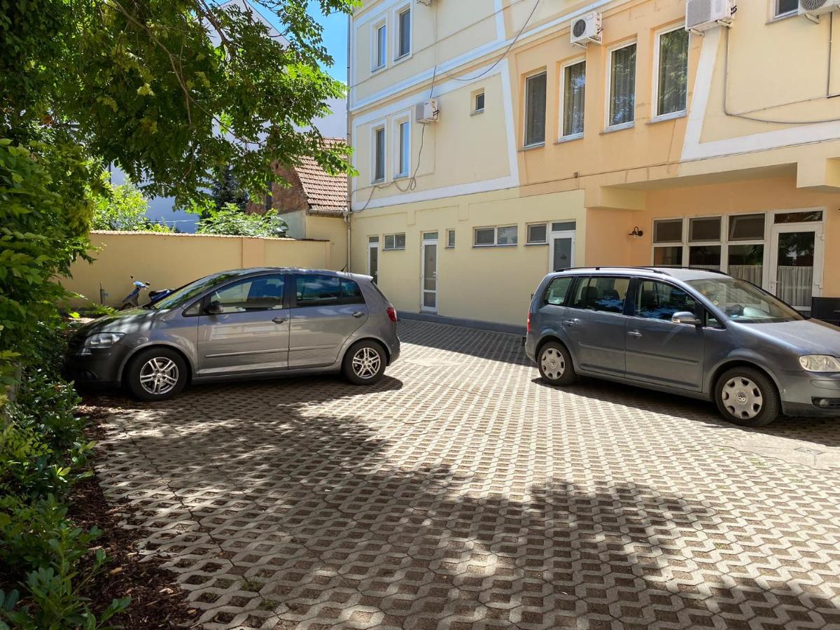 Tisza Alfa Hotel - Housity