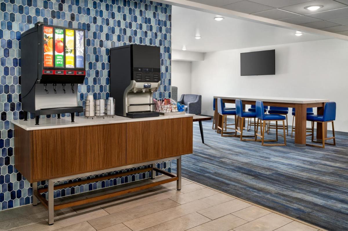 La Quinta Inn by Wyndham Columbus I-70E Reynoldsburg - Housity