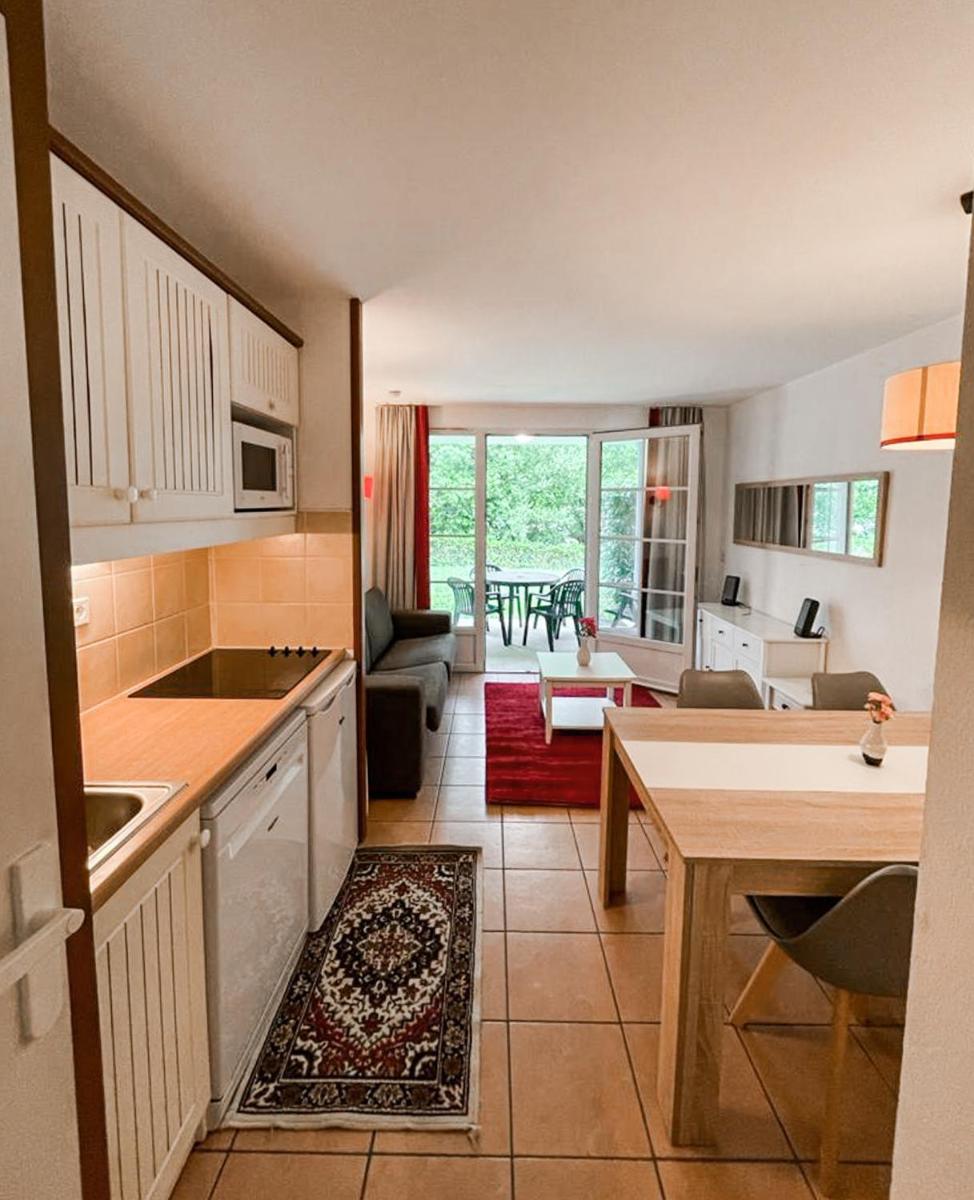Charmante Maisonette au bord du lac avec piscine - Housity