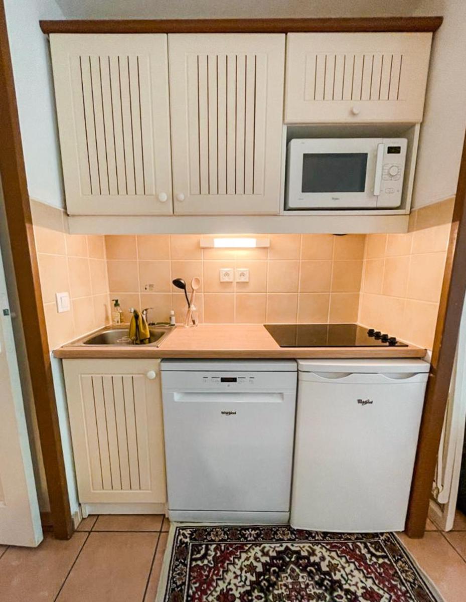 Charmante Maisonette au bord du lac avec piscine - Housity