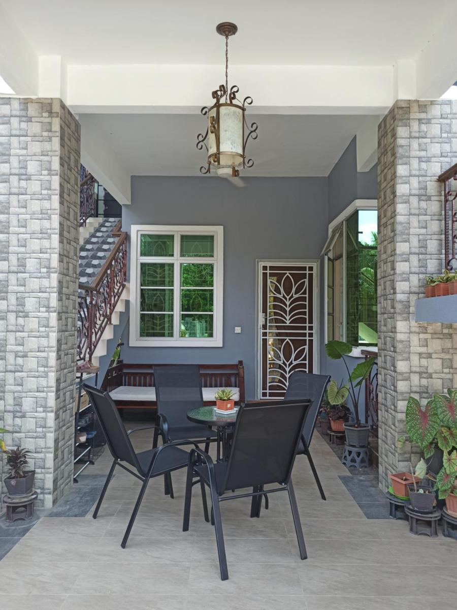 Darney's Homestay Kg Bangau Tanjung - Housity