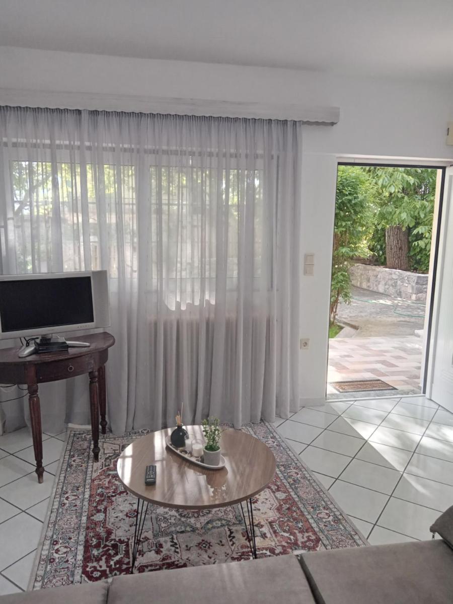 Suitetrails - Aroanios apartments