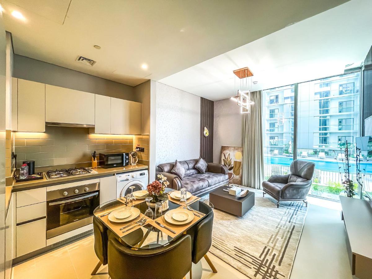 STAY BY LATINEM Luxury 1BR Holiday Home CV A207 near burj khalifa - Housity