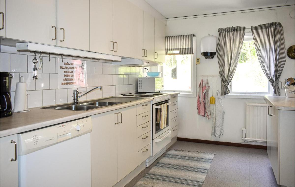 Pet Friendly Home In Asarum - Housity