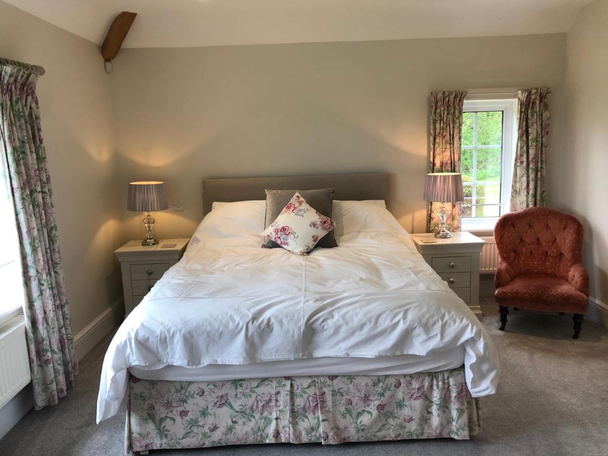 Whiteways Farmhouse - Housity