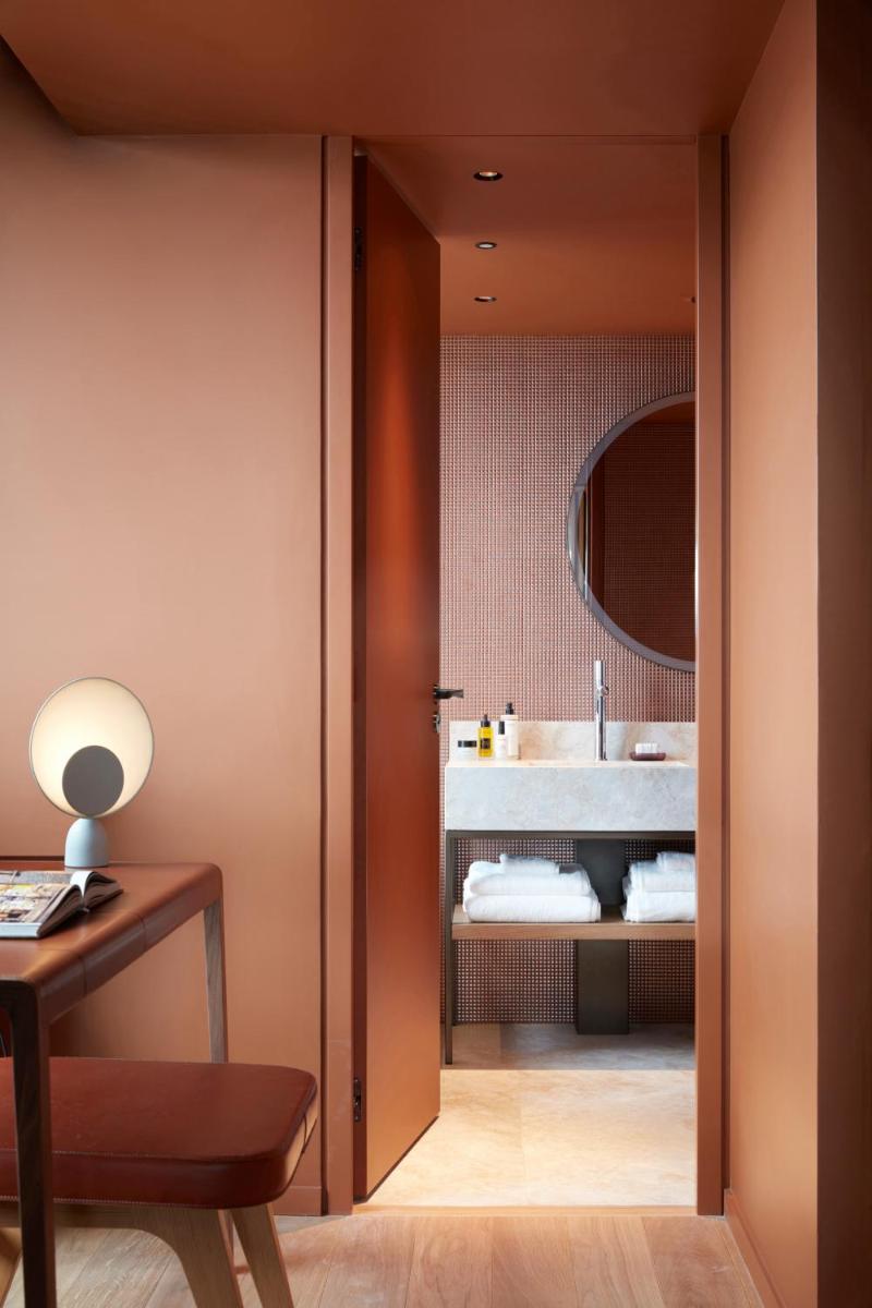 Un ou plusieurs lits dans un hébergement de l'établissement SO/ Paris Hotel