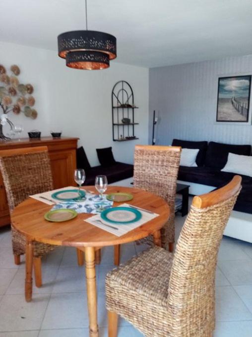 petite maison chaleureuse - Housity