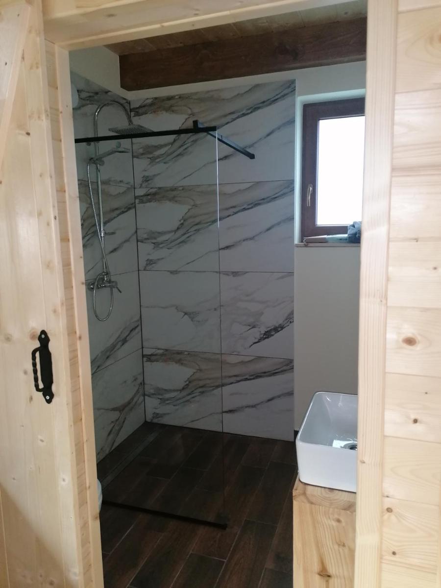 Chatka pod Krzemienna - Housity