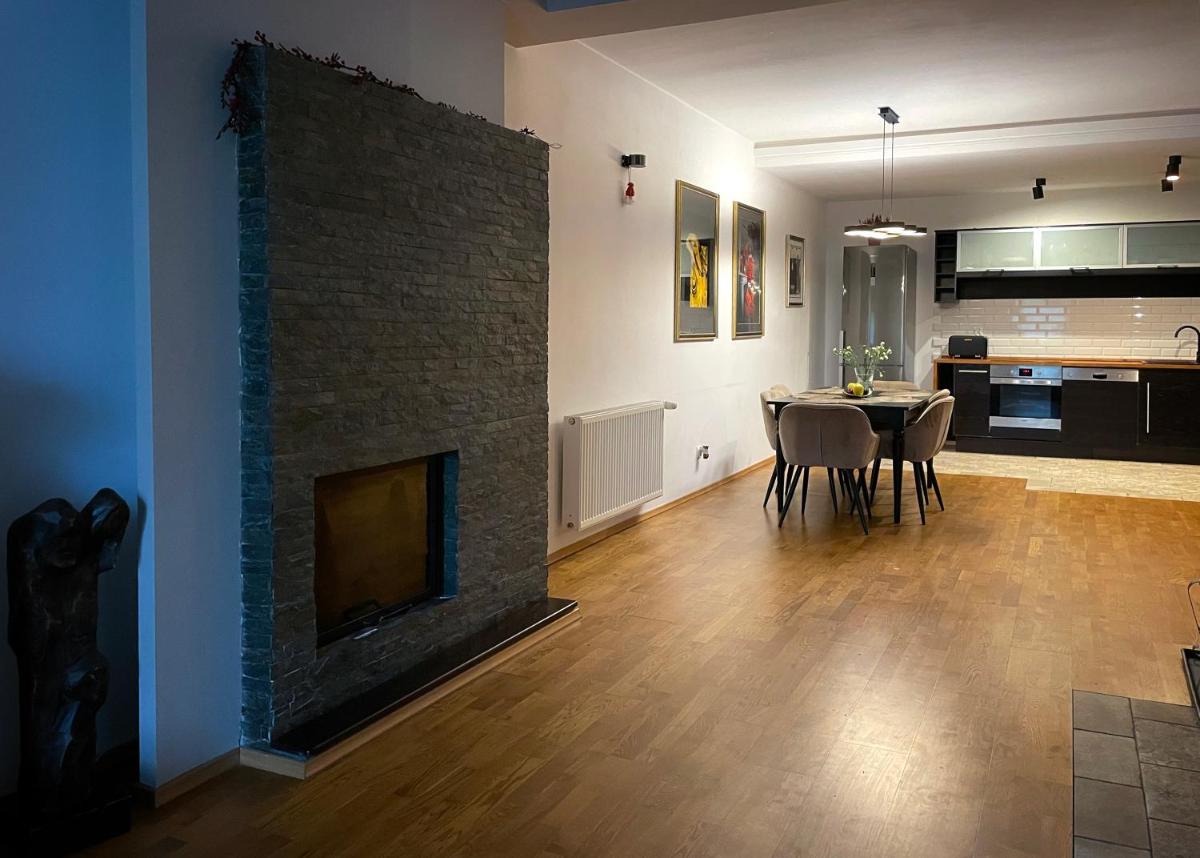 Przestronny Apartament w Centrum - Housity