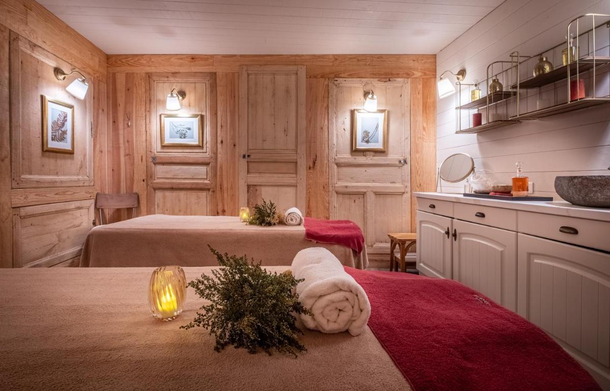 Un ou plusieurs lits dans un hébergement de l'établissement La Marine de Loire Hôtel & Spa