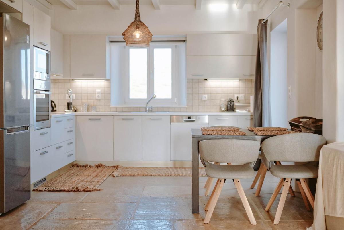 Suitetrails - Luxury house with great view at sea and Despotiko
