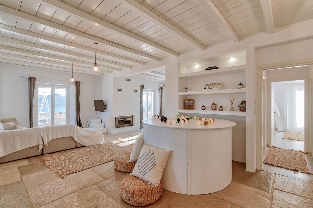 Suitetrails - Luxury house with great view at sea and Despotiko