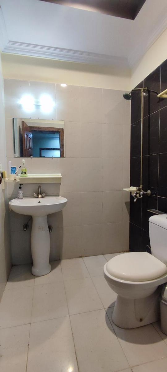 Luxurious Upscale 2Br with backup UPS Acs and wifi - Hizvo