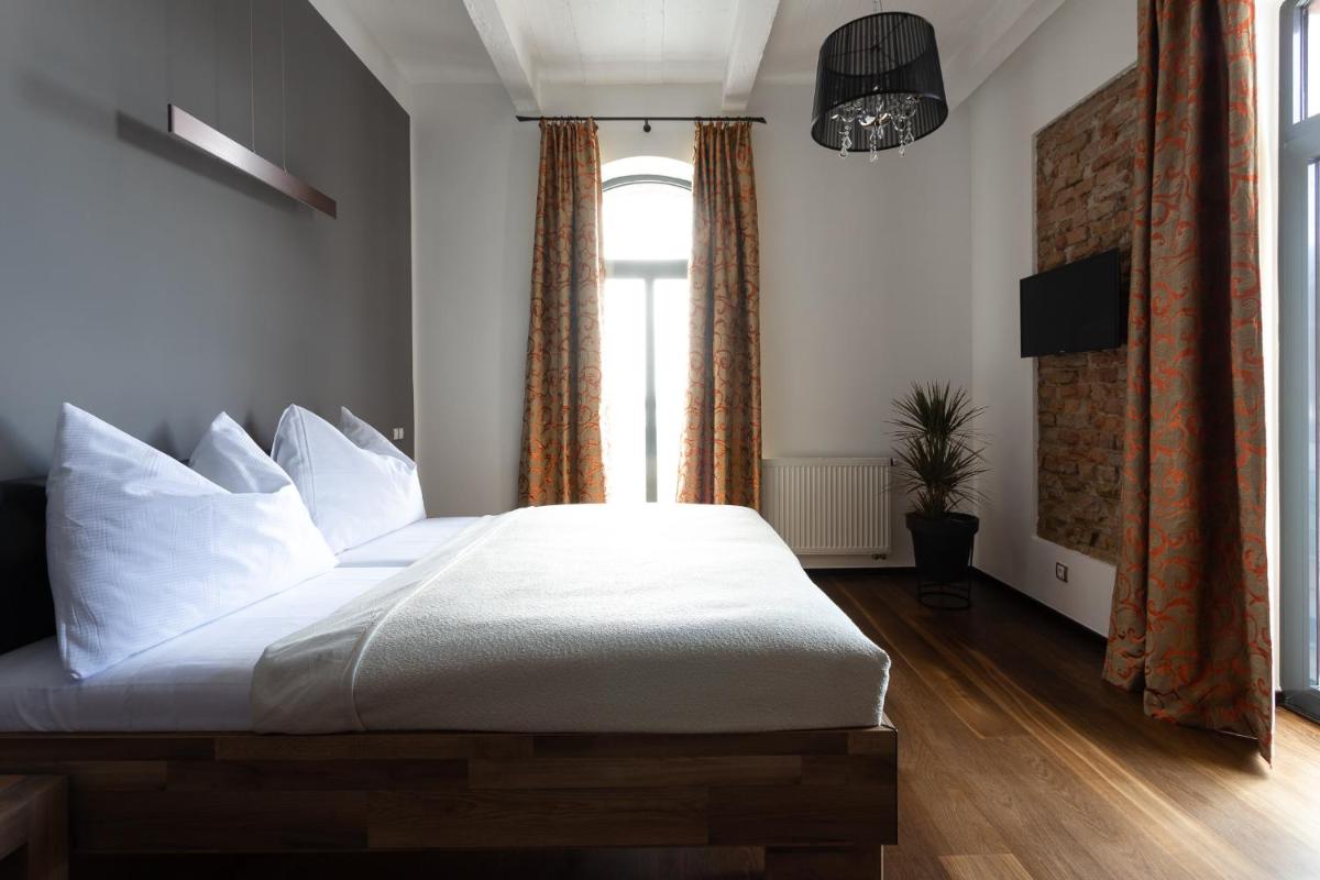 Arena Hotel Samorin - Housity