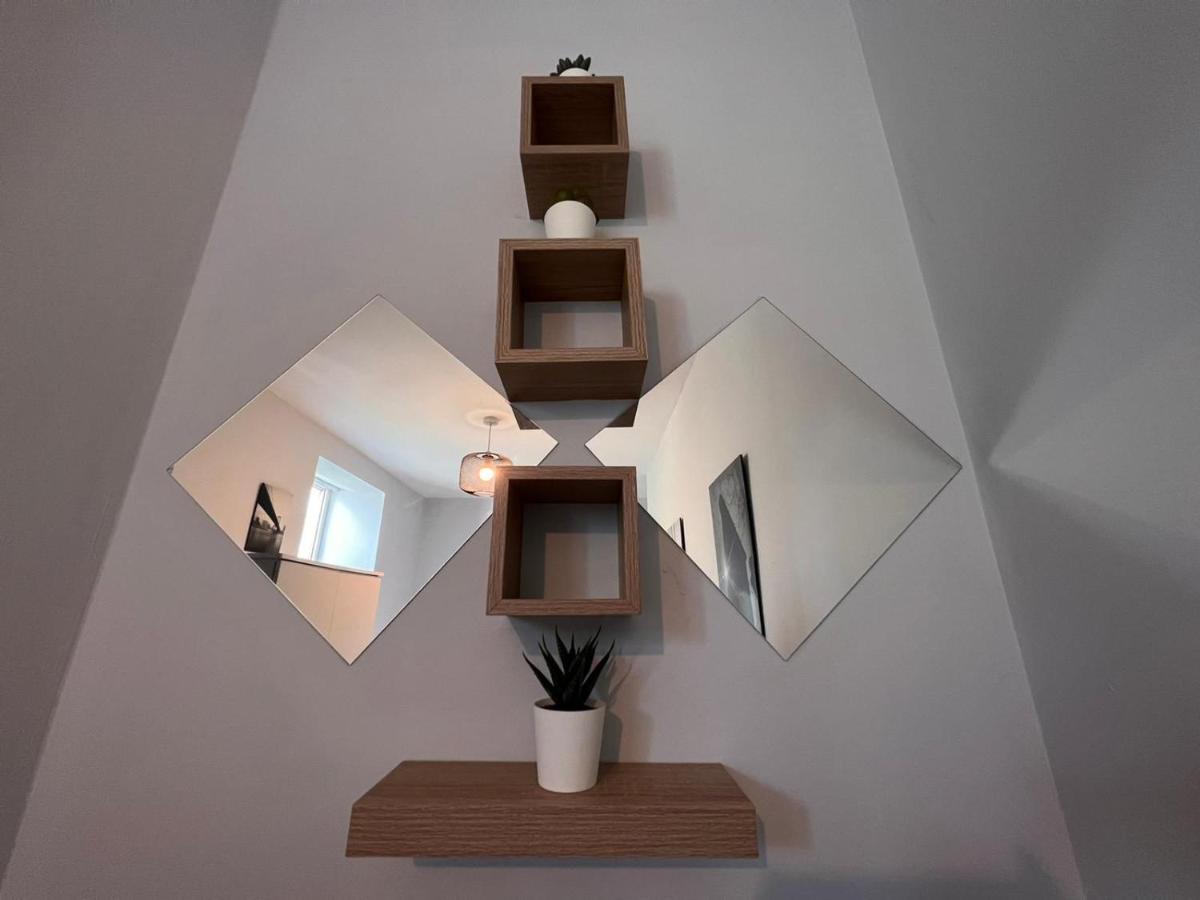 Modern 2 Bedroom Apartment By Cardiff City Centre With Free Street PARKING - Housity