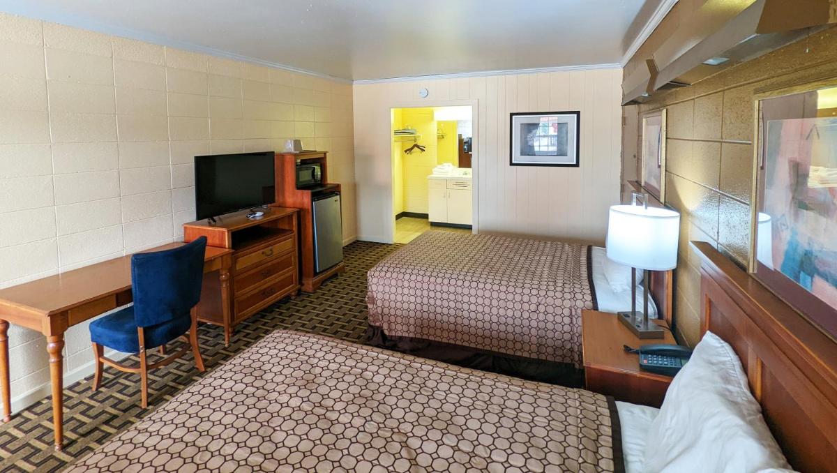 M Star Hotel Cleveland - Housity
