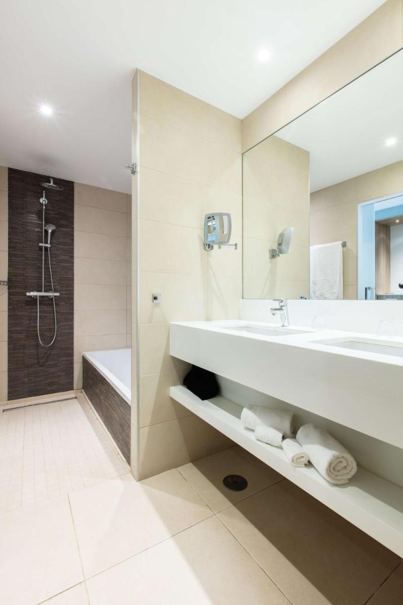 Un baño de Radisson Blu Resort & Spa, Gran Canaria Mogan