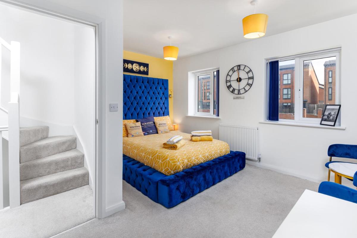 Luxurious New Build House W/ Anfield Stadium View! - Housity
