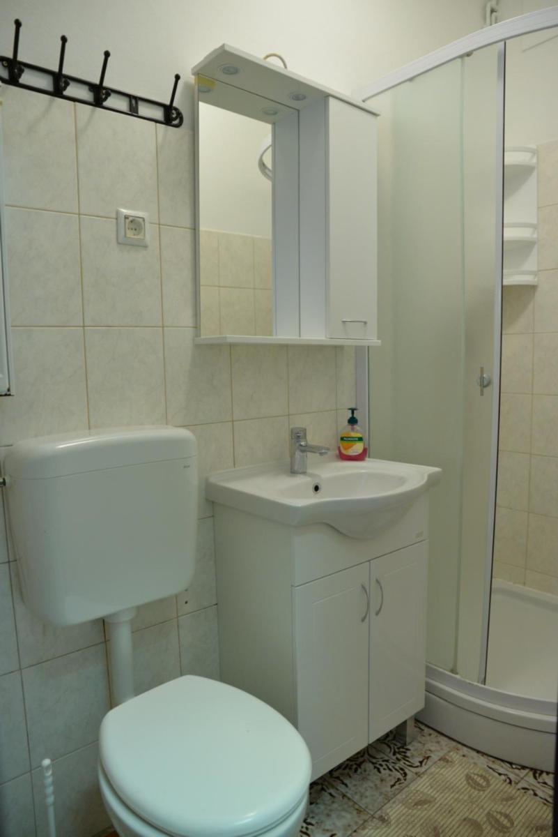 Apartment Kolonija - Housity