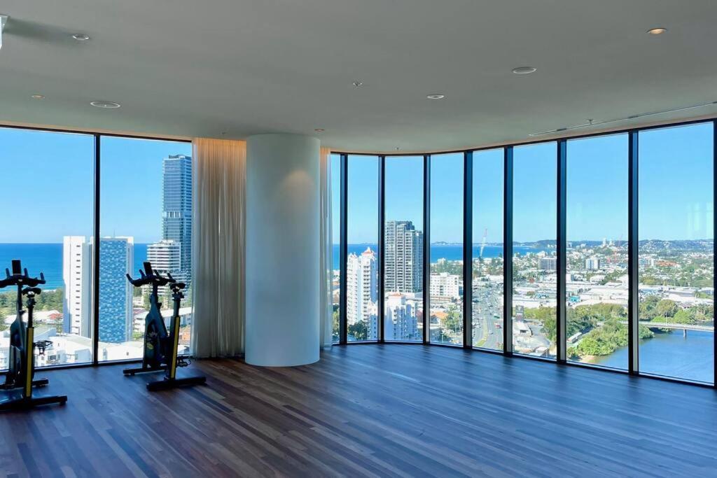 NEW impressive 180° river view 1 bed apt with pool 47F - Housity