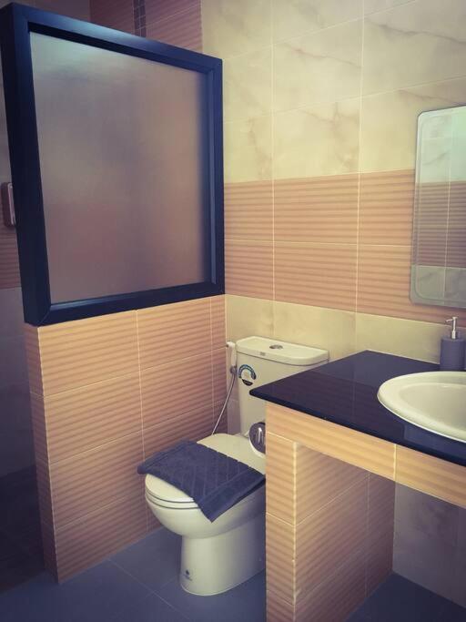 CHECK IN Eatery guest room for 3 - Housity