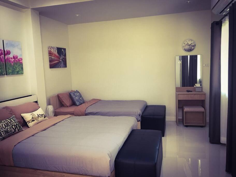CHECK IN Eatery guest room for 3 - Housity