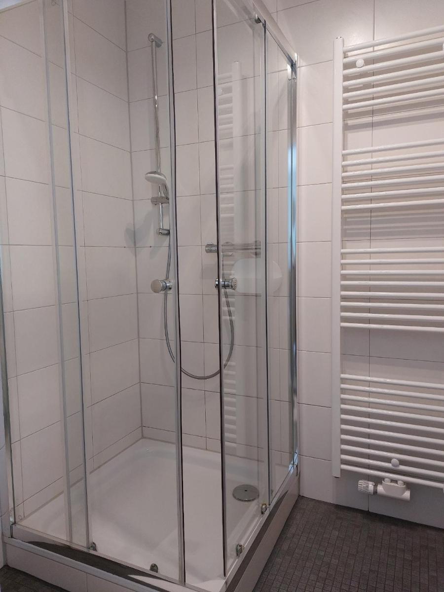 Ricks City Hotel - Housity