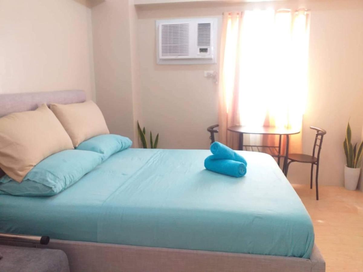 Suitetrails - SV 2118 Sunvida Tower- SM City Cebu - Spacious Studio Type Condo with WIFI