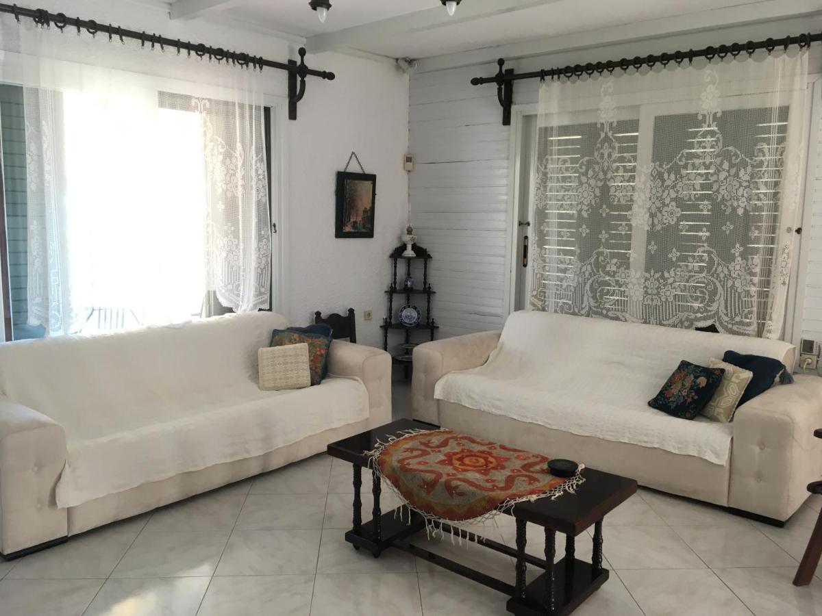 Vintage Beach House - Housity