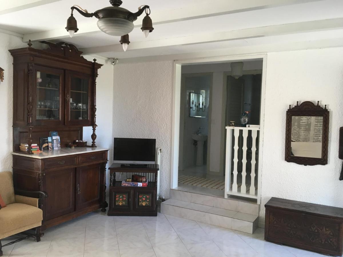 Vintage Beach House - Housity