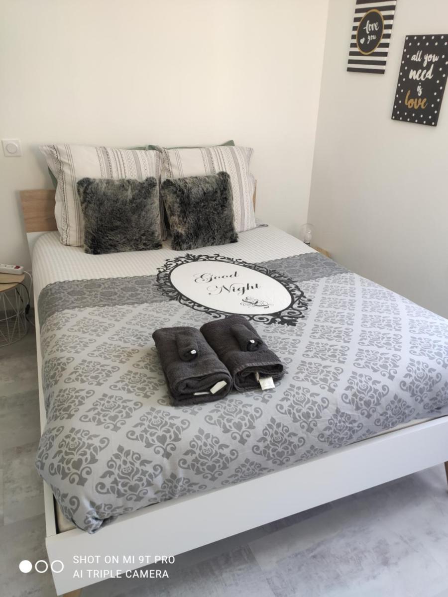 Petit chalet cocoon avec terrasse et terrain - Housity