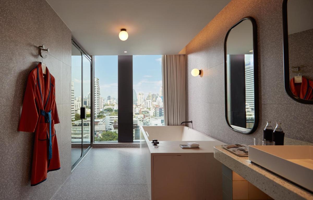 The Standard, Bangkok Mahanakhon - Housity
