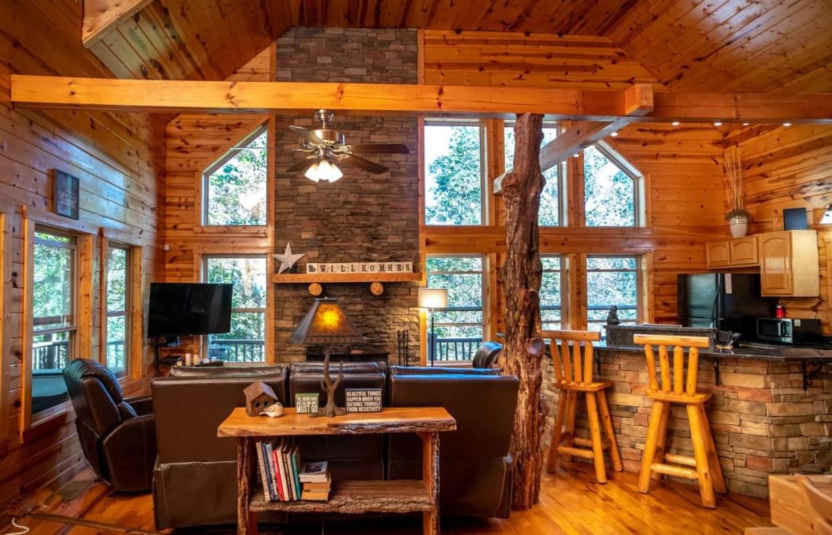 Cabin w Game Room Near Creek & Helen GA - Housity