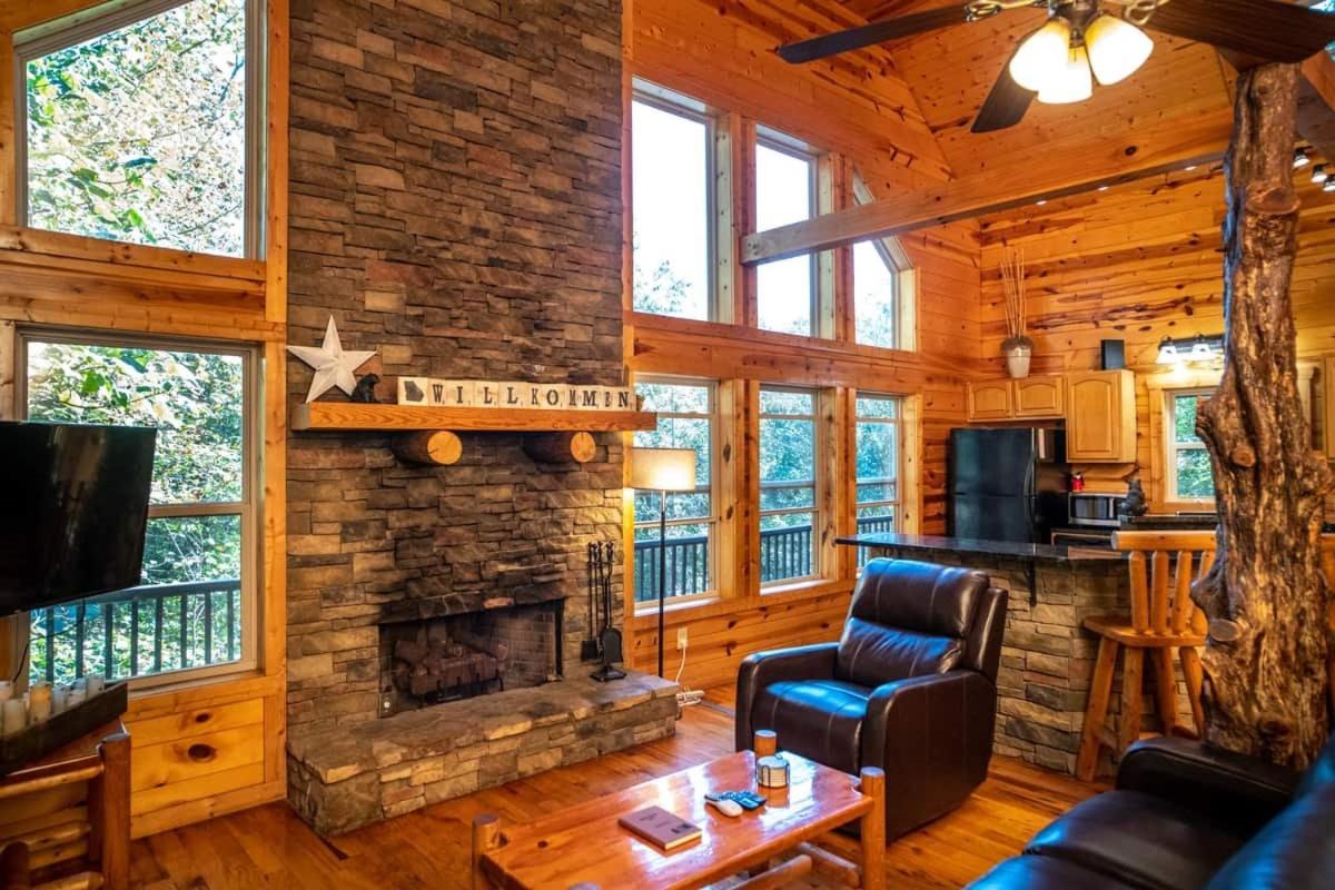 Cabin w Game Room Near Creek & Helen GA - Housity