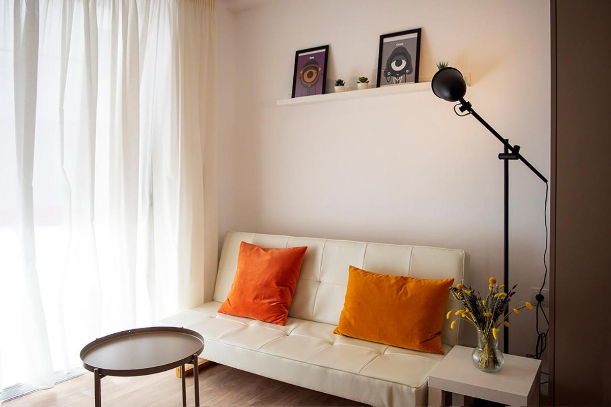 Stylish Modern Studio, Chalkida centre, seaside - Housity