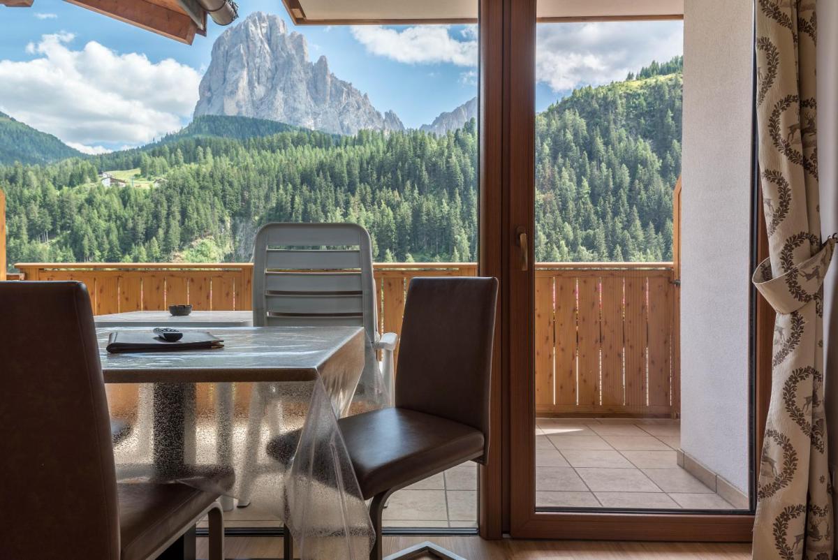 Garni Hotel Gardena App Dolomites 3 - Housity